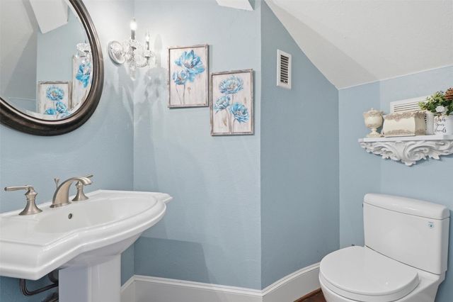 8582 State Highway 75 S, Huntsville, TX 77340