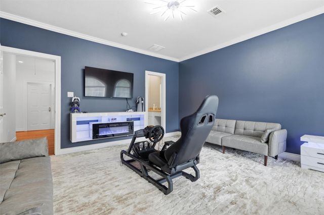 8582 State Highway 75 S, Huntsville, TX 77340