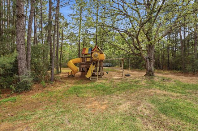 8582 State Highway 75 S, Huntsville, TX 77340