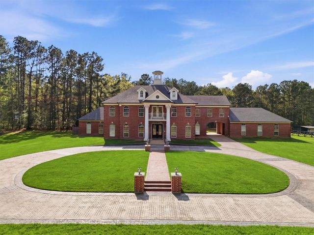 8582 State Highway 75 S, Huntsville, TX 77340