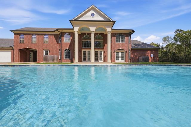 8582 State Highway 75 S, Huntsville, TX 77340