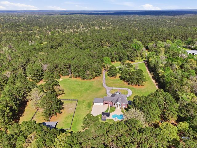 8582 State Highway 75 S, Huntsville, TX 77340