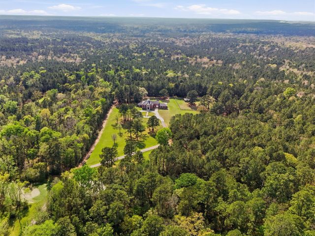 8582 State Highway 75 S, Huntsville, TX 77340