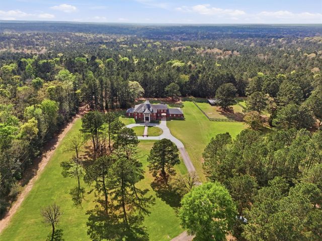 8582 State Highway 75 S, Huntsville, TX 77340