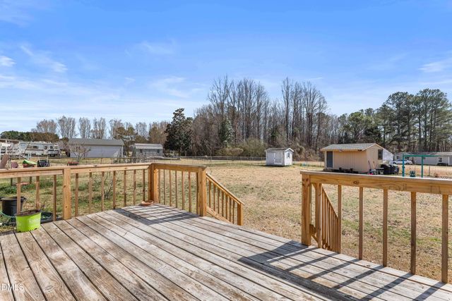 1425 Country Pond Lane, Willow Springs, NC 27592