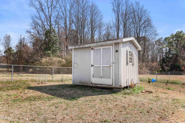 1425 Country Pond Lane, Willow Springs, NC 27592