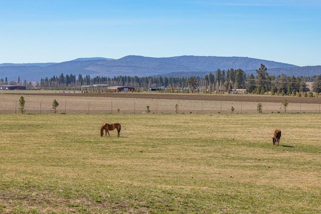 11010 Yonna Loop Drive, Bonanza, OR 97623