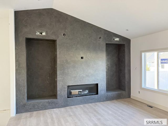 5942 Lemhi Street, Idaho Falls, ID 83404