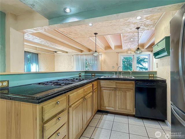 890 W Wynwood Drive, Shelton, WA 98584