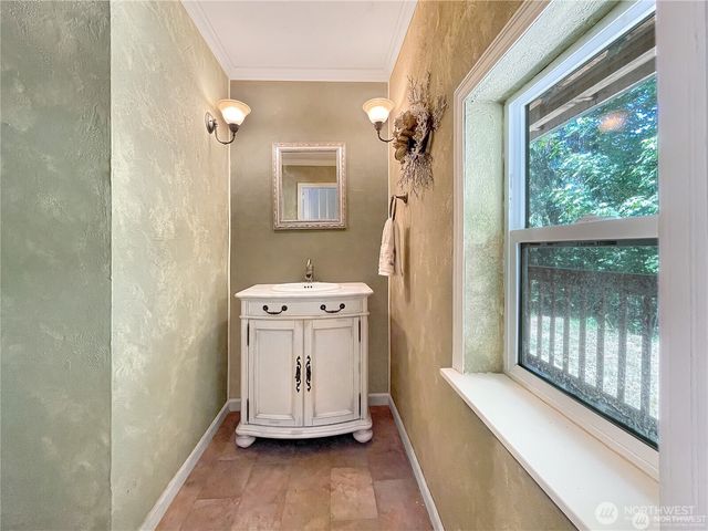 890 W Wynwood Drive, Shelton, WA 98584