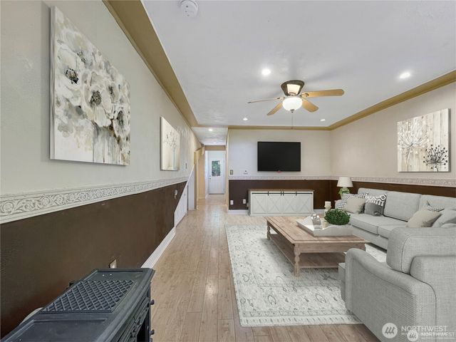 890 W Wynwood Drive, Shelton, WA 98584