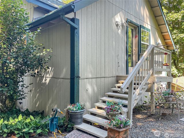 890 W Wynwood Drive, Shelton, WA 98584