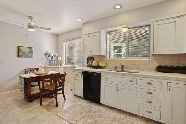 850 N Baker St, Stockton, CA 95203