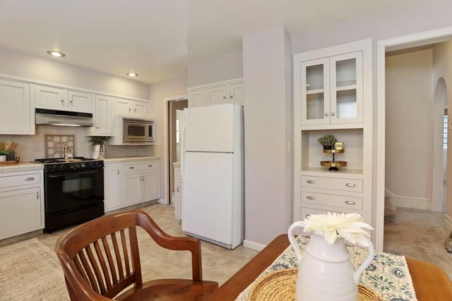 850 N Baker St, Stockton, CA 95203