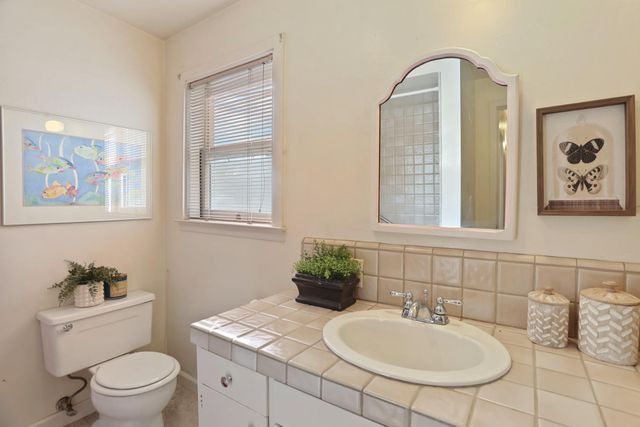 850 N Baker St, Stockton, CA 95203