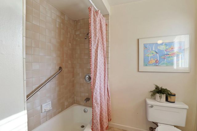 850 N Baker St, Stockton, CA 95203