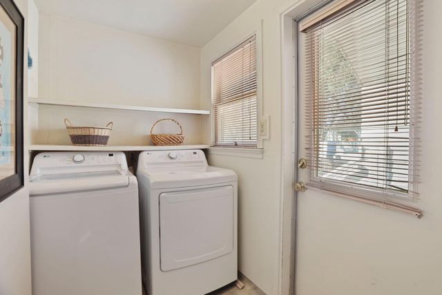 850 N Baker St, Stockton, CA 95203