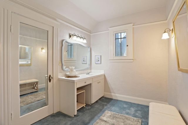 850 N Baker St, Stockton, CA 95203