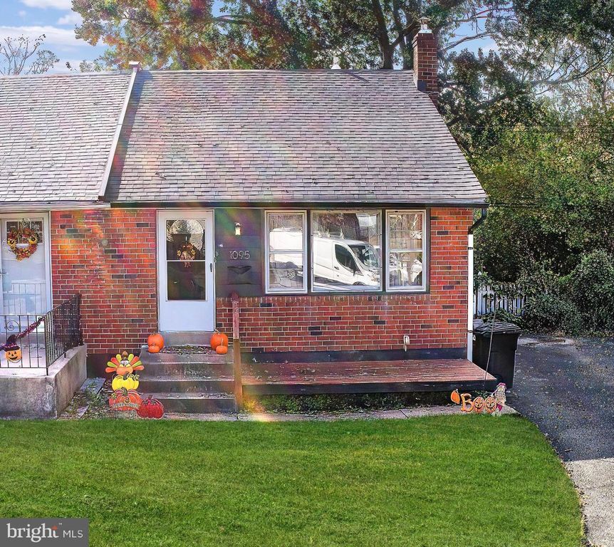 1095 WEST CIR, Ridley Park, PA 19078