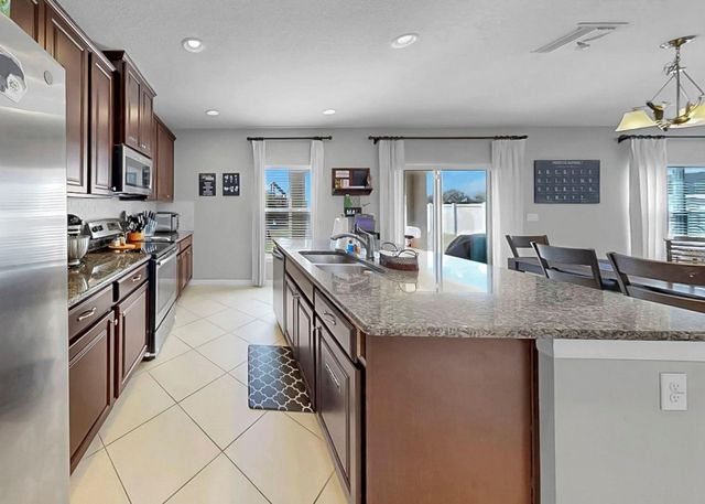 8105 ROTHBURY HILLS PLACE, Gibsonton, FL 33534