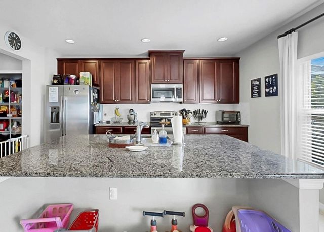 8105 ROTHBURY HILLS PLACE, Gibsonton, FL 33534