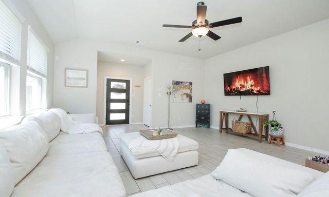 320 Rise Lane, Montgomery, TX 77316