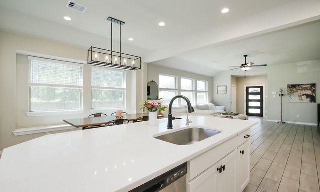 320 Rise Lane, Montgomery, TX 77316