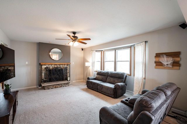 1205 Ayrshire LANE, Waukesha, WI 53186