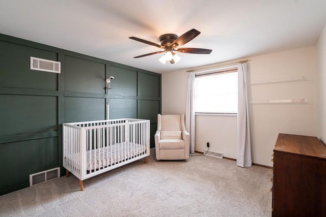 1205 Ayrshire LANE, Waukesha, WI 53186