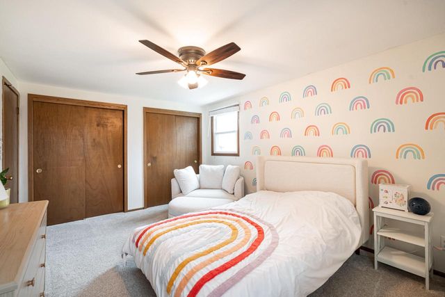 1205 Ayrshire LANE, Waukesha, WI 53186