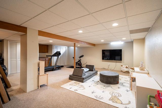 1205 Ayrshire LANE, Waukesha, WI 53186