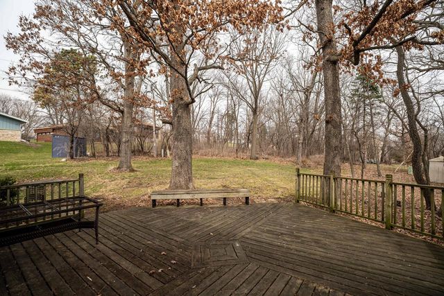 1205 Ayrshire LANE, Waukesha, WI 53186