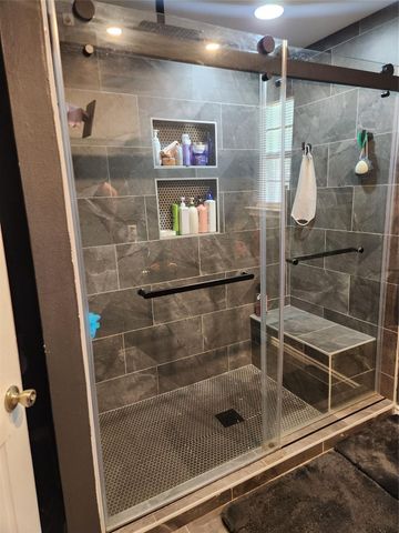 1011 W 5th Street, El Campo, TX 77437