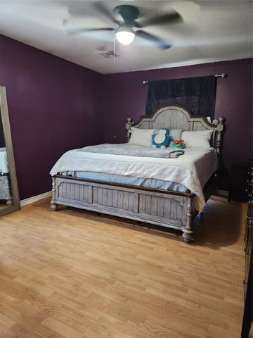 1011 W 5th Street, El Campo, TX 77437