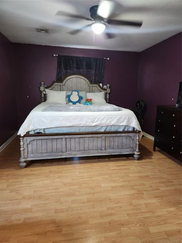 1011 W 5th Street, El Campo, TX 77437