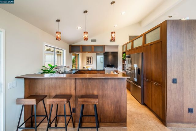6 Donald Drive, Orinda, CA 94563