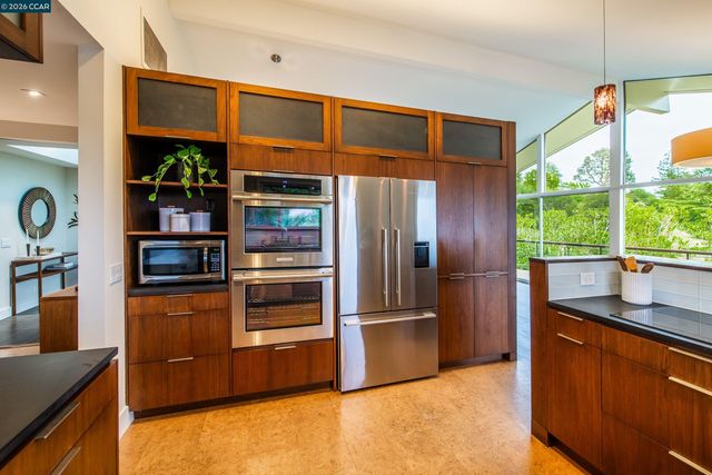 6 Donald Drive, Orinda, CA 94563