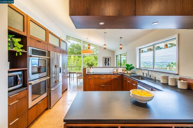 6 Donald Drive, Orinda, CA 94563