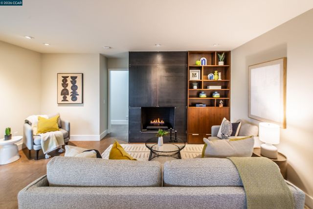 6 Donald Drive, Orinda, CA 94563