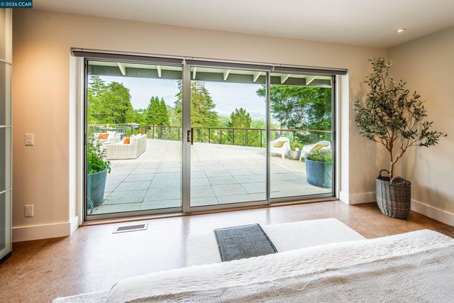 6 Donald Drive, Orinda, CA 94563