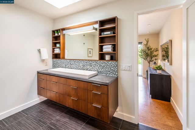 6 Donald Drive, Orinda, CA 94563
