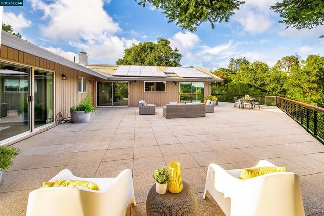 6 Donald Drive, Orinda, CA 94563