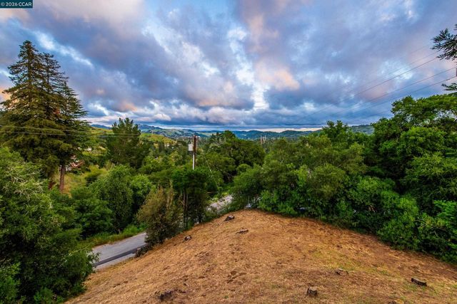 6 Donald Drive, Orinda, CA 94563