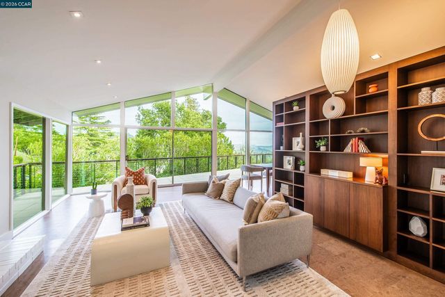 6 Donald Drive, Orinda, CA 94563
