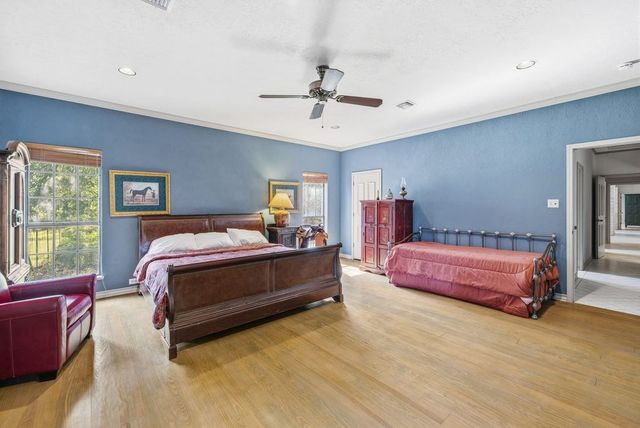 325 Cedar Ridge, Kerrville, TX 78028