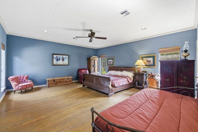 325 Cedar Ridge, Kerrville, TX 78028