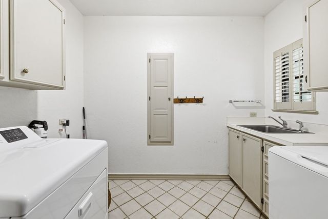 325 Cedar Ridge, Kerrville, TX 78028
