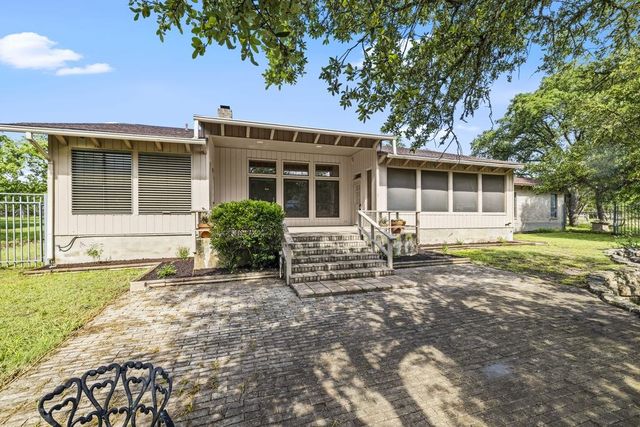 325 Cedar Ridge, Kerrville, TX 78028