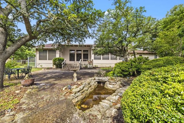 325 Cedar Ridge, Kerrville, TX 78028
