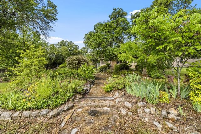 325 Cedar Ridge, Kerrville, TX 78028